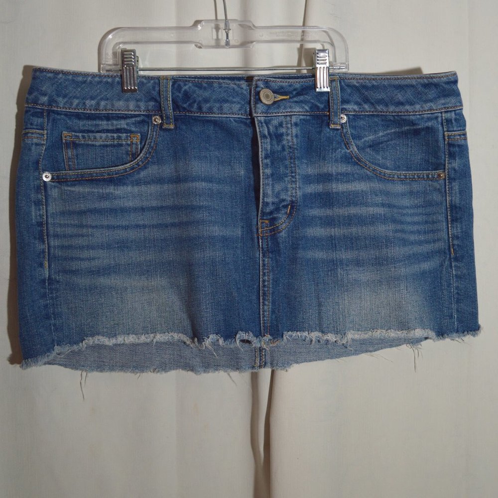 American eagle cut off denim skirt